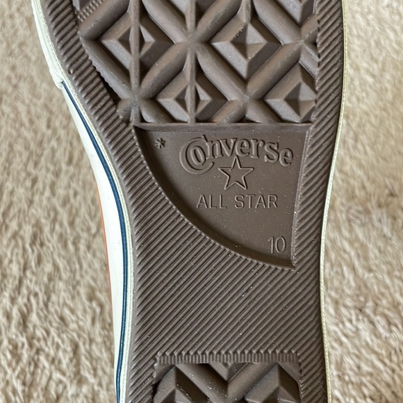 Converse Men’s 10 - Picture 3 of 4